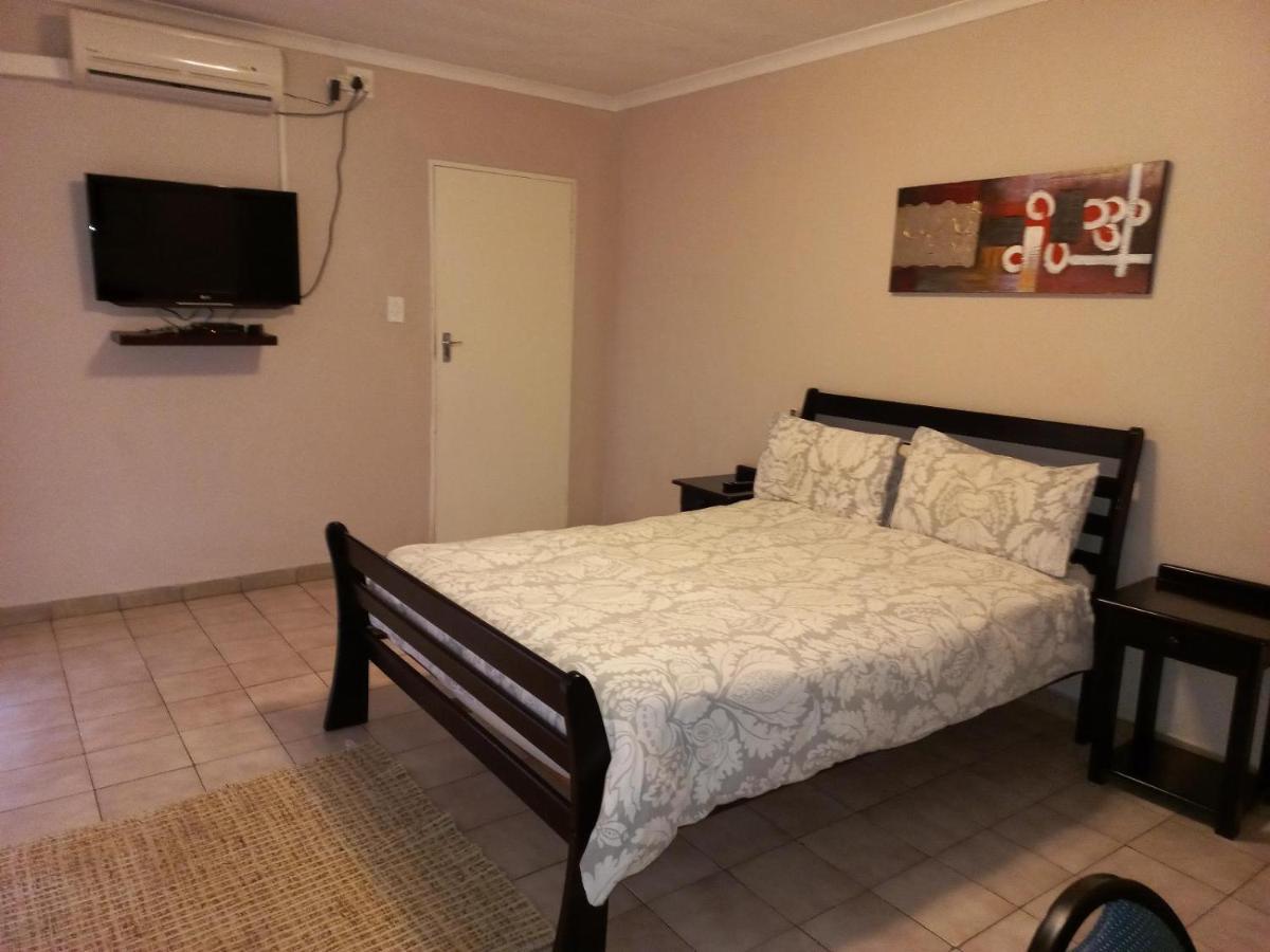Pilanesberg Guesthouse Mogwase Esterno foto
